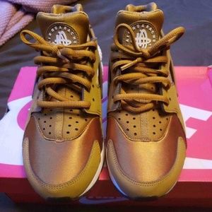 Nike Huarache Bronzine (RARE)